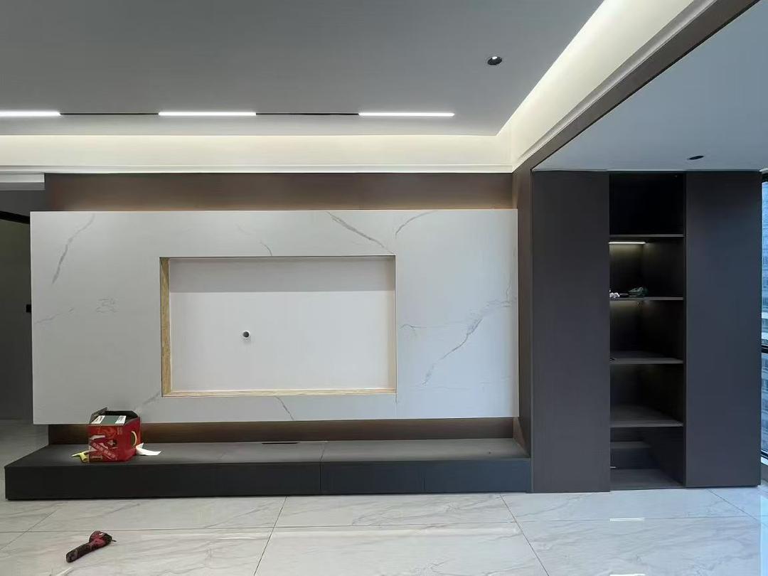 Walk-in wardrobe